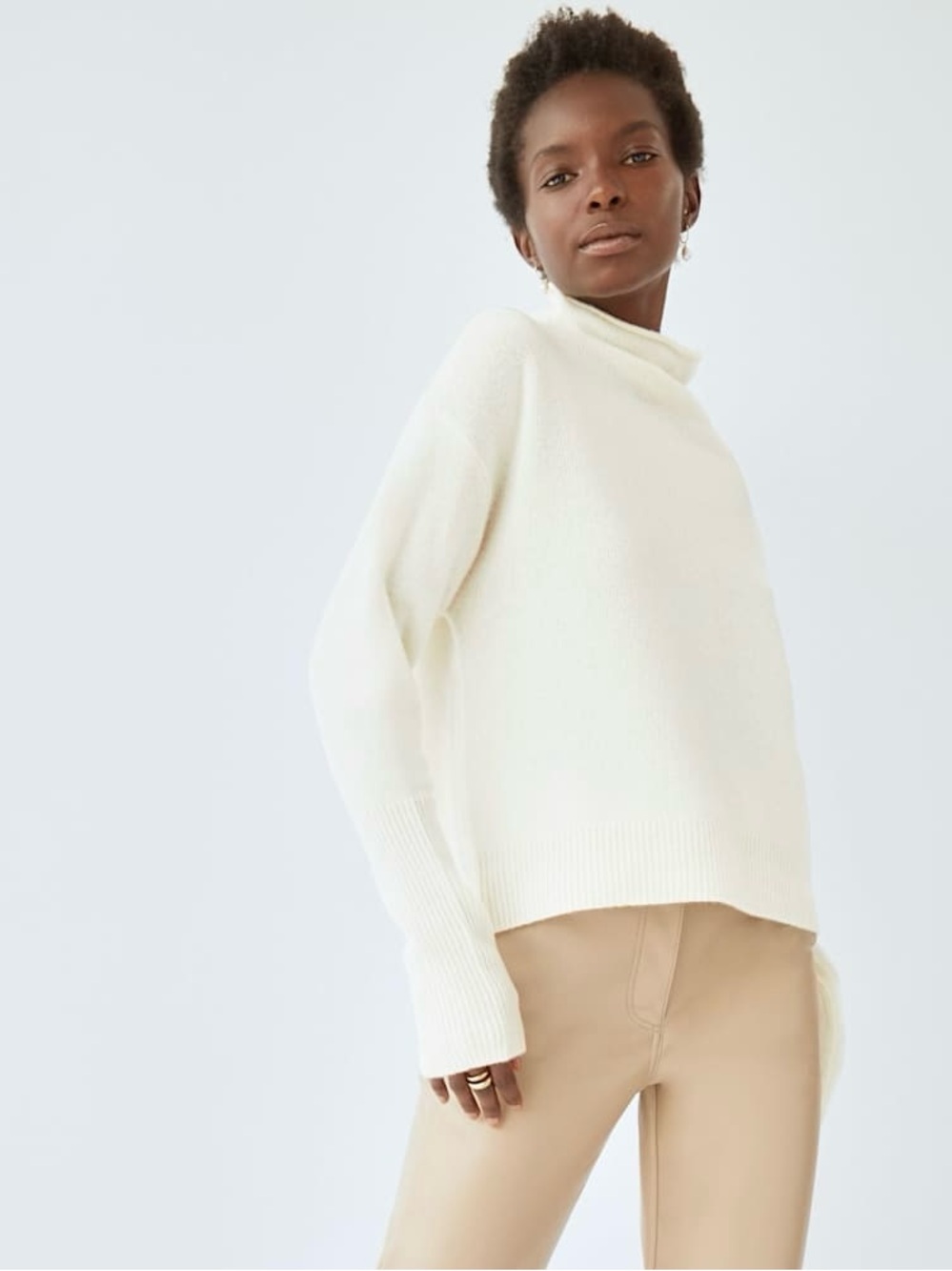 Wilfred Cyprie 100% Cashmere Sweater Aritzia Light Birch Cream Size XS